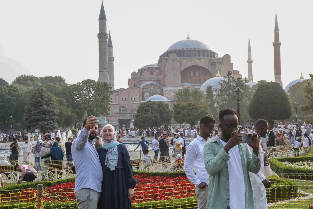 İstanbul'a üç ayda 3,7 milyon turist! İlk sırada hangi ülke var? 6